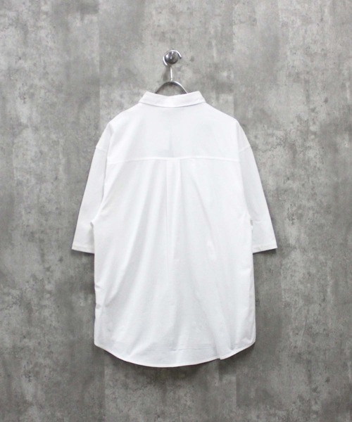 SHISKY(シスキー)の「マルチファンクション 無地 オーバーサイズ 半袖シャツ(シャツ/ブラウス・メンズ・ベージュ/チャコール/オフホワイト/カーキ/ブラック・M/L/XL)」の7枚目の写真
