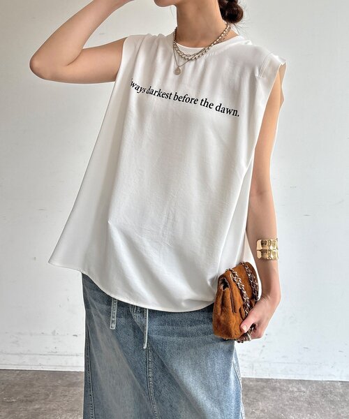 DouDou(ドゥドゥ)の「【WEB限定】ロゴプリントノースリーブトップス(Tシャツ/カットソー・レディース・オフホワイト/カーキ/ブラック・FREE)」の11枚目の写真
