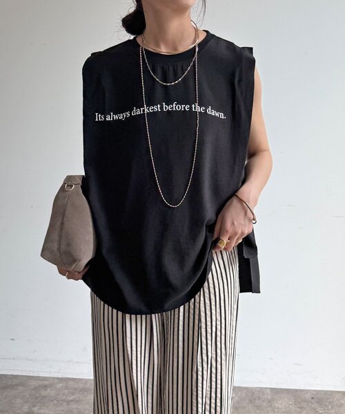 DouDou(ドゥドゥ)の「【WEB限定】ロゴプリントノースリーブトップス(Tシャツ/カットソー・レディース・オフホワイト/カーキ/ブラック・FREE)」の20枚目の写真