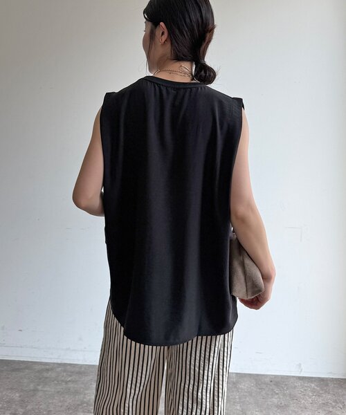 DouDou(ドゥドゥ)の「【WEB限定】ロゴプリントノースリーブトップス(Tシャツ/カットソー・レディース・オフホワイト/カーキ/ブラック・FREE)」の21枚目の写真