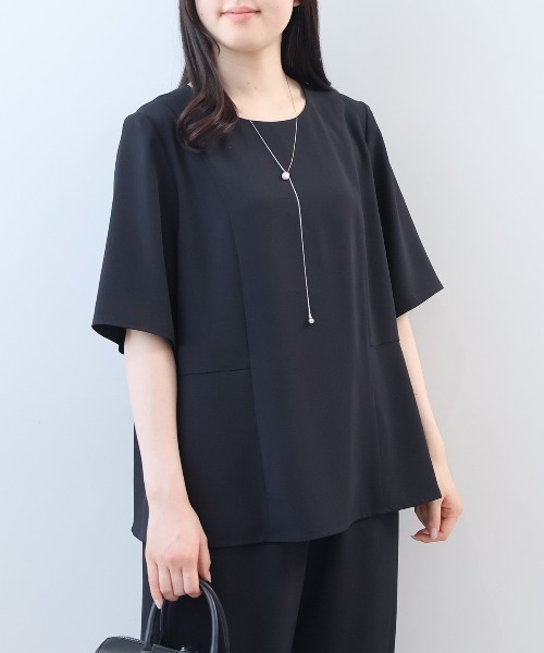 fleur by mint breeze(フルールバイミントブリーズ)の「【L~5L 大きいサイズ】ドライツイルパネルラインブラウス(シャツ/ブラウス・レディース・グレー/ブラック・LL/5L/4L/3L)」の1枚目の写真