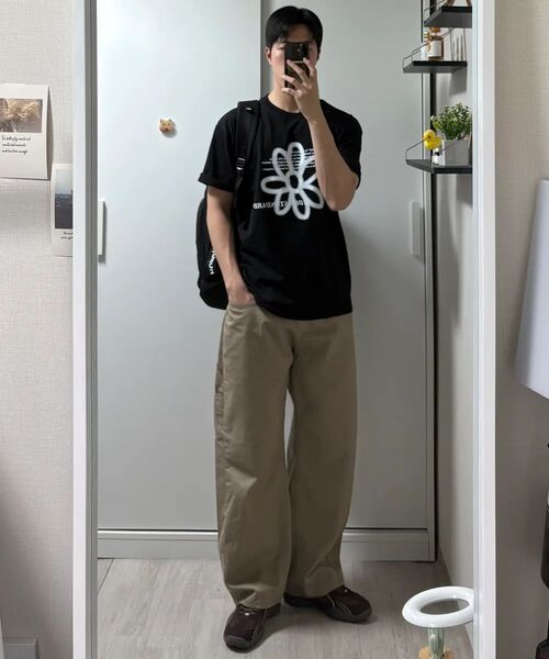 1989STANDARD(1989スタンダード)の「BW FLOWER クールコットンオーバーサイズ半袖(SISSTD-0034) S(Tシャツ/カットソー・レディース・ブルー/ブラック/アイボリー/ホワイト/ライトグレー/ネイビー・MEDIUM/LARGE/X-LARGE)」の21枚目の写真