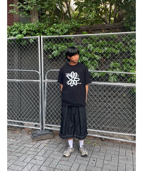 1989STANDARD(1989スタンダード)の「BW FLOWER クールコットンオーバーサイズ半袖(SISSTD-0034) S(Tシャツ/カットソー・レディース・ブルー/ブラック/アイボリー/ホワイト/ライトグレー/ネイビー・MEDIUM/LARGE/X-LARGE)」の11枚目の写真