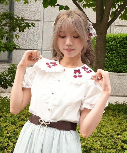 axes femme POETIQUE(アクシーズファムポエティック)の「チェリー刺繍コットンBL(シャツ/ブラウス・レディース・キナリ/ホワイト/ピンク・MEDIUM)」の14枚目の写真
