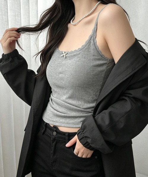 aimoha(アイモハ)の「リボン付きレースカップインキャミ(キャミソール・レディース・グレー/ホワイト/ブラック・FREE)」の4枚目の写真