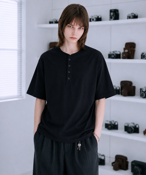 NOTUSUAL(ノットユージュアル)の「ユーズアルワッフルヘンリーネック半袖Tシャツ3カラー(Tシャツ/カットソー・レディース・ライトグレー/ホワイト/ブラック・MEDIUM/LARGE/X-LARGE)」の18枚目の写真