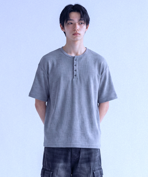NOTUSUAL(ノットユージュアル)の「ユーズアルワッフルヘンリーネック半袖Tシャツ3カラー(Tシャツ/カットソー・レディース・ライトグレー/ホワイト/ブラック・MEDIUM/LARGE/X-LARGE)」の12枚目の写真