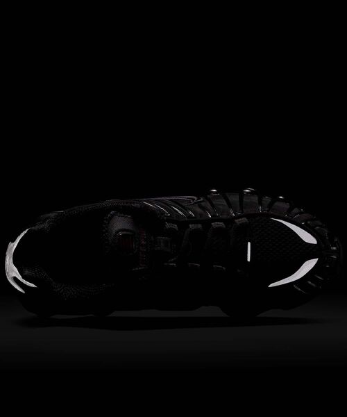 NIKE(ナイキ)の「ナイキ ショックス TL ウィメンズシューズ / Nike Shox TL Women's Shoes AR3566-002 Black(スニーカー・レディース・ブラック・23/22.5/22/24.5/24/23.5/25.5/25/26)」の9枚目の写真