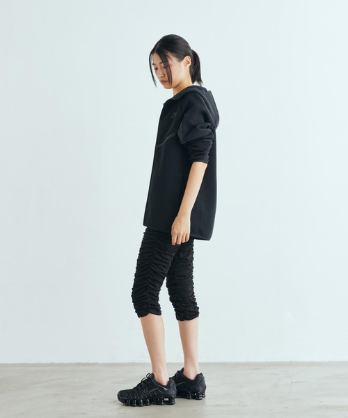 NIKE(ナイキ)の「ナイキ ショックス TL ウィメンズシューズ / Nike Shox TL Women's Shoes AR3566-002 Black(スニーカー・レディース・ブラック・23/22.5/22/24.5/24/23.5/25.5/25/26)」の2枚目の写真