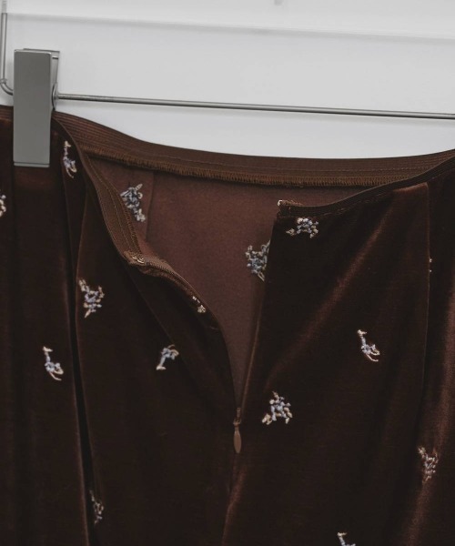 TODAYFUL(トゥデイフル)の「【TODAYFUL/トゥデイフル】Petit Flower Velour Skirt/プチフラワーベロアスカート(スカート・レディース・ブラウン/ブラック・36/38)」の8枚目の写真