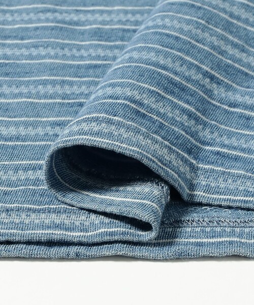 BEAMS PLUS(ビームスプラス)の「Pocket Tee Indigo Stripe(Tシャツ/カットソー・メンズ・ネイビー/サックスブルー・SMALL/LARGE/XX-LARGE/MEDIUM/X-LARGE)」の7枚目の写真