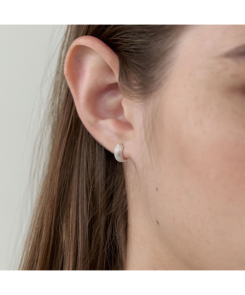 LOVE ME MONSTER(ラブミーモンスター)の「Tini Dots Ring Earrings (L253MER080)(ピアス(両耳用)・レディース・ゴールド/シルバー・FREE)」の1枚目の写真