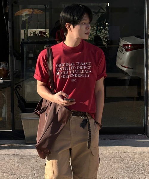 NOWLE（ノウル）の「【NOWLE】リラックスフィット メッセージレタリング 半袖Tシャツ / モダンストリート タイポグラフィ トップス（Tシャツ/カットソー・メンズ・レッド/ブラック・X-LARGE/LARGE/MEDIUM）」の10枚目の写真