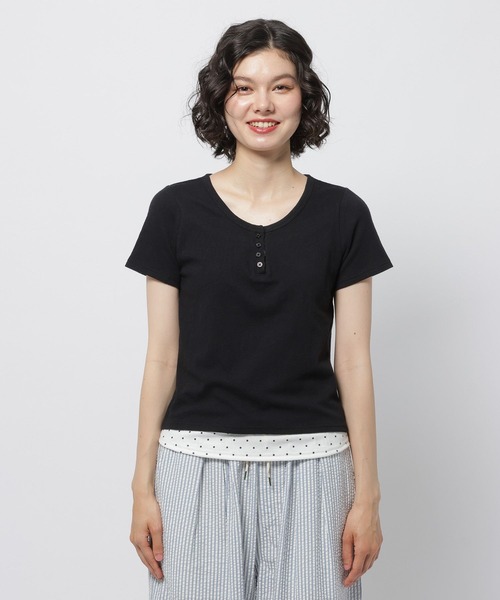 niko and...(ニコアンド)の「フェイクレイヤーヘンリーTシャツ(Tシャツ/カットソー・レディース・オフホワイト/チャコール/ブラック・LARGE/MEDIUM)」の16枚目の写真