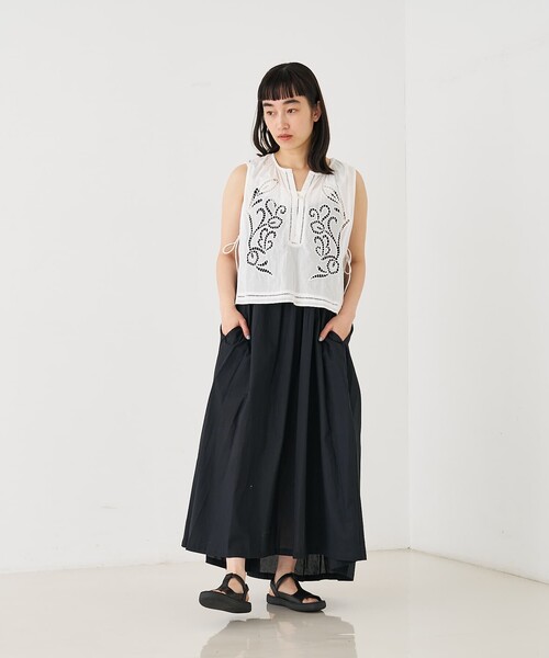 collex(コレックス)の「カットワーク刺繍サイドリボンベスト(ベスト・レディース・ホワイト/ブラック・フリー)」の3枚目の写真