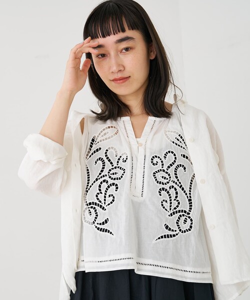 collex(コレックス)の「カットワーク刺繍サイドリボンベスト(ベスト・レディース・ホワイト/ブラック・フリー)」の19枚目の写真