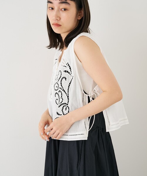 collex(コレックス)の「カットワーク刺繍サイドリボンベスト(ベスト・レディース・ホワイト/ブラック・フリー)」の21枚目の写真