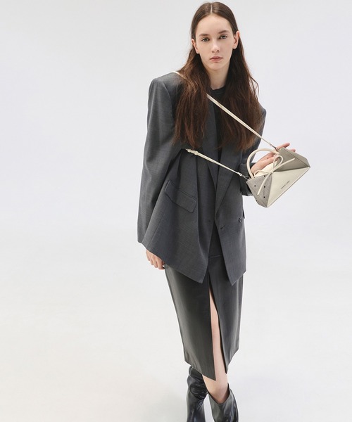 CHARLES & KEITH(チャールズ & キース)の「Hazel ヘーゼル ストライプ ボウパネルド ハンドルバッグ(ハンドバッグ・レディース・ライトベージュ/ライトピンク・S)」の22枚目の写真