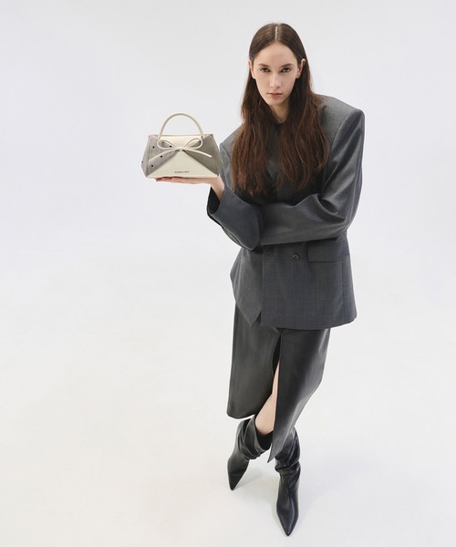 CHARLES & KEITH(チャールズ & キース)の「Hazel ヘーゼル ストライプ ボウパネルド ハンドルバッグ(ハンドバッグ・レディース・ライトベージュ/ライトピンク・S)」の21枚目の写真