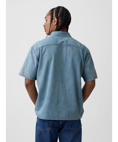 GAP(ギャップ)の「デニム リラックスフィットシャツ(シャツ/ブラウス・メンズ・ブルー・XL/XS/S/M/L)」の3枚目の写真