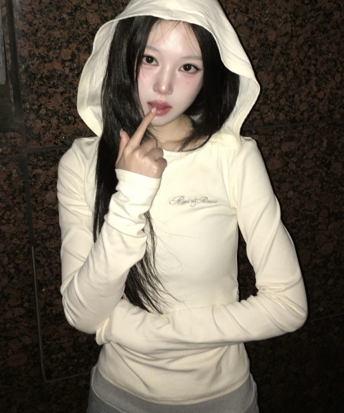 ROGIN N ROSIE(ロギンエンロージー)の「Henley Neck Slim-Fit Hooded Long Sleeve Ivory(Tシャツ/カットソー・レディース・その他・FREE)」の1枚目の写真