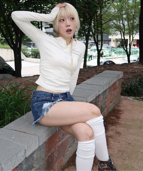 ROGIN N ROSIE(ロギンエンロージー)の「Henley Neck Slim-Fit Hooded Long Sleeve Ivory(Tシャツ/カットソー・レディース・その他・FREE)」の9枚目の写真