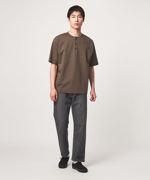 green label relaxing(グリーンレーベルリラクシング)の「クリア MVS ヘンリーネック 半袖 Tシャツ(Tシャツ/カットソー・メンズ・ホワイト/ダークグレー/モカ・S/M/L/XL)」の5枚目の写真