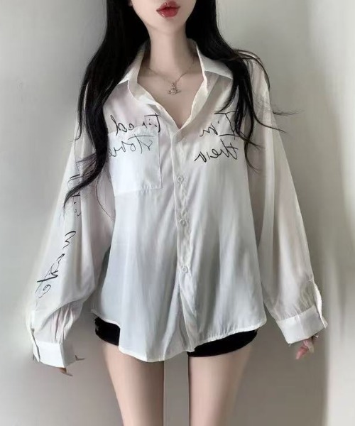 semuse（セミューズ）の「ニュアンスアートデザインルーズシャツ（シャツ/ブラウス・レディース・ホワイト/ブラック・FREE）」の4枚目の写真