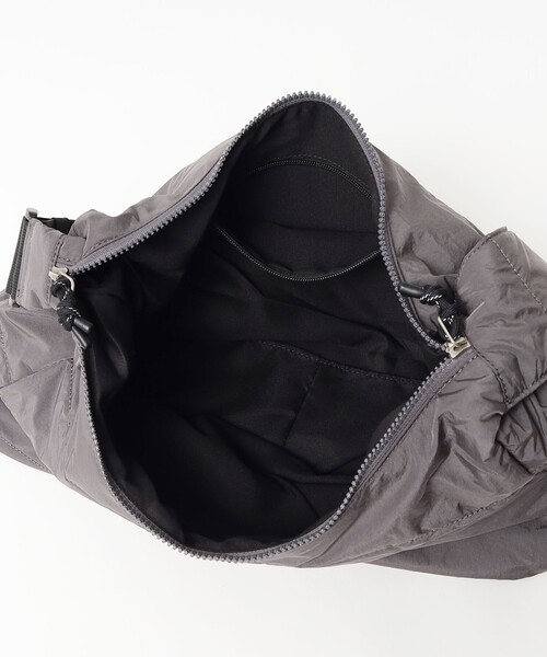 BEAMS HEART(ビームスハート)の「ポケット ショルダーバッグ(トートバッグ・メンズ・ブラック/チャコールグレー・ONE SIZE)」の14枚目の写真