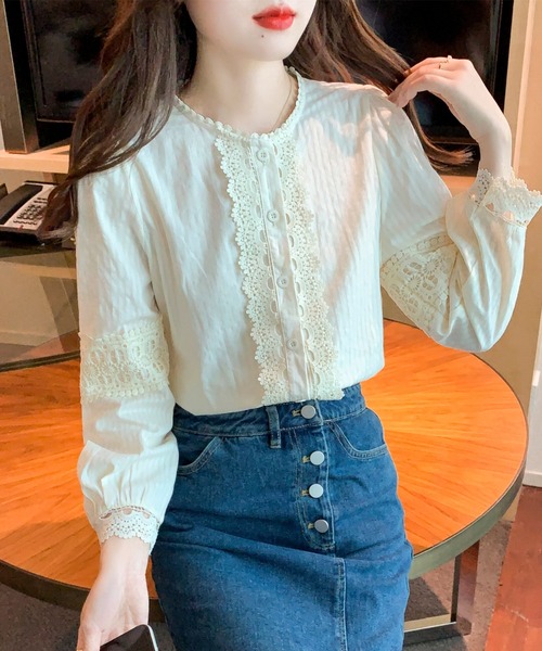 LUCPY(ラクピー)の「レース切替フロントデザインブラウス(シャツ/ブラウス・レディース・ホワイト・SMALL/MEDIUM/LARGE/X-LARGE)」の3枚目の写真