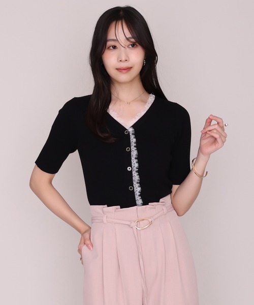 MISCH MASCH(ミッシュマッシュ)の「2026秋冬新作 レーストリムVネック5分袖リブニット(ニット/セーター・レディース・ピンク/ブラック/イエロー・フリ-)」の15枚目の写真
