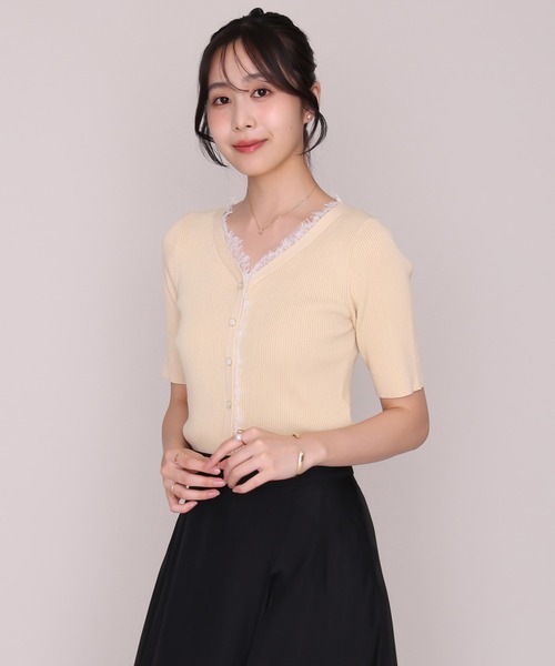 MISCH MASCH(ミッシュマッシュ)の「2026秋冬新作 レーストリムVネック5分袖リブニット(ニット/セーター・レディース・ピンク/ブラック/イエロー・フリ-)」の12枚目の写真