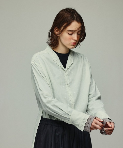 Kelen(ケレン)の「「KELEN / ケレン」スカラップレース2WAYカラーブラウス(シャツ/ブラウス・レディース・オフホワイト/グリーン/ブラック・S/M)」の1枚目の写真