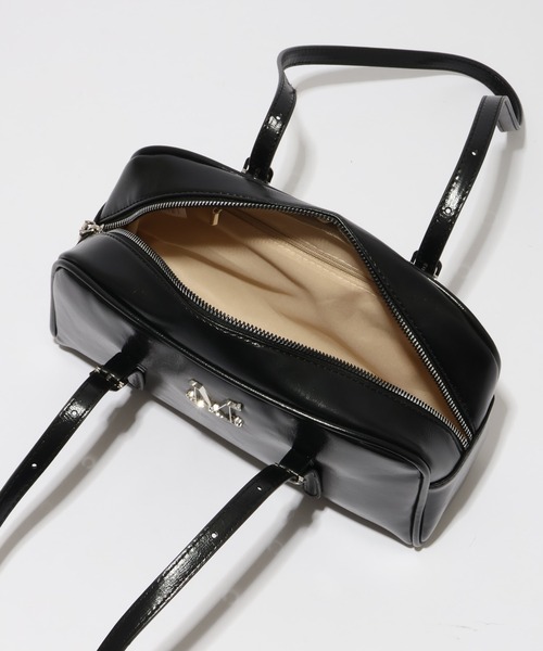 MUCENT（ムセント）の「【MUCENT/ムセント】LUIN METAL LOGO BAGUETTE BAG UNISEX/ルイン メタル ロゴ バゲットバッグ ユニセックス（ショルダーバッグ・レディース・ブラック・FREE）」の2枚目の写真