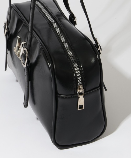 MUCENT（ムセント）の「【MUCENT/ムセント】LUIN METAL LOGO BAGUETTE BAG UNISEX/ルイン メタル ロゴ バゲットバッグ ユニセックス（ショルダーバッグ・レディース・ブラック・FREE）」の3枚目の写真