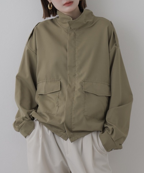 RME.(アールエムイー)の「ドロストスタンドカラーショートブルゾン(ブルゾン・レディース・ブラック/ベージュ/カーキ・FREE)」の3枚目の写真