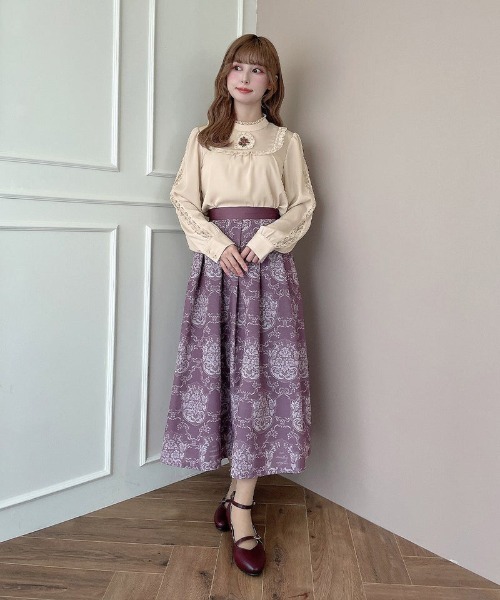 an another angelus(アンアナザーアンジェラス)の「ローズ刺繍レースカメオブラウス/fint フィント(シャツ/ブラウス・レディース・ライトベージュ/アイボリー・FREE)」の12枚目の写真