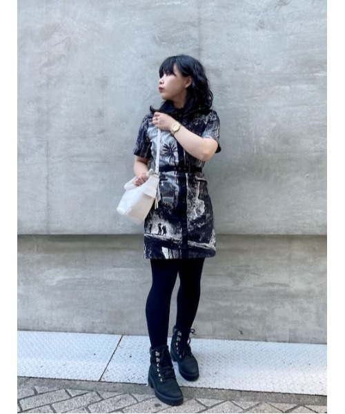 【完売品】Desigual デシグアル アート柄 シャツワンピース　定価2.6万 ブランド古着】シャツワンピース（シャツワンピース）｜Desigual