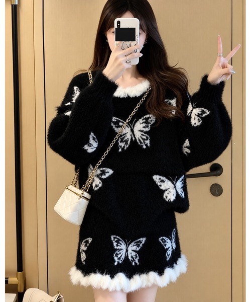 FUNdaysion（ファンデイション）の「バタフライ柄シャギーニットセットアップ（セットアップ・レディース・ブラック/ホワイト・M）」の2枚目の写真