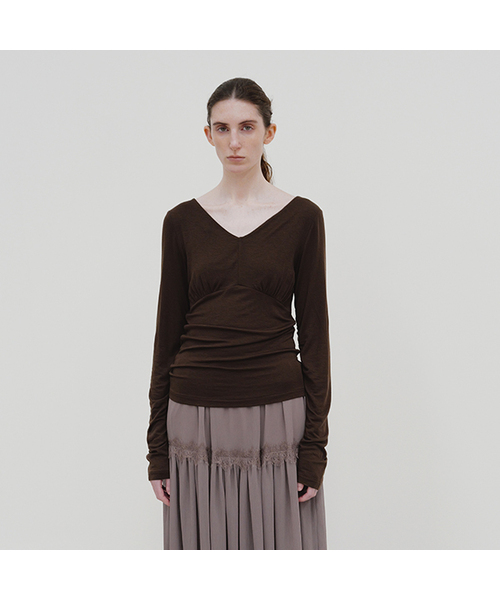 MOHAN(モハン)の「TIF WOOL SHIRRING TOP_3COLORS(Tシャツ/カットソー・レディース・チャコールグレー/ベージュ/ブラウン・SMALL/MEDIUM/LARGE)」の1枚目の写真