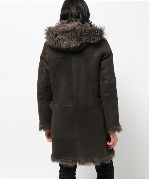 UNITED ARROWS(ユナイテッドアローズ)の「(UNKNOWN(アンノウン)> MTN DUFFLE(ムートンコート・メンズ・ライトグレー・MEDIUM)」の3枚目の写真