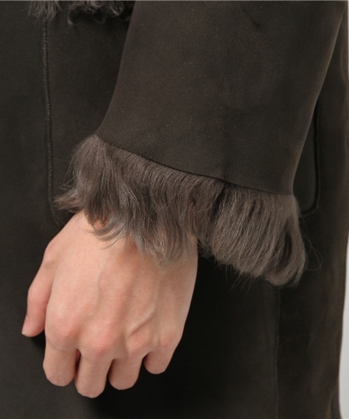 UNITED ARROWS(ユナイテッドアローズ)の「(UNKNOWN(アンノウン)> MTN DUFFLE(ムートンコート・メンズ・ライトグレー・MEDIUM)」の7枚目の写真