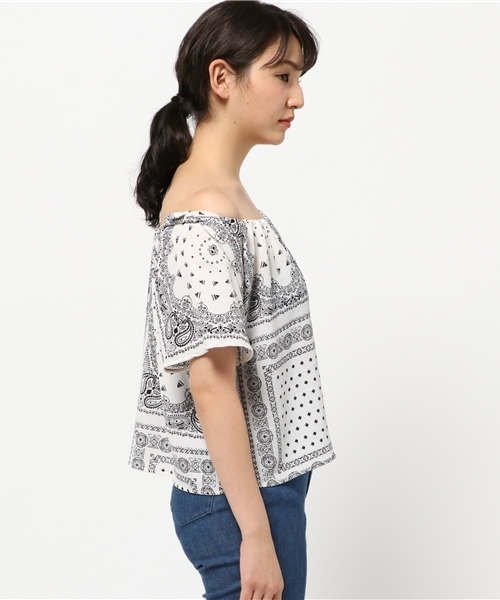 VENCEEXCHANGE(ヴァンスエクスチェンジ)の「フレアオフショルトップス(Tシャツ/カットソー・レディース・ホワイト/オフホワイト/ブルー/その他35/ブラック・MEDIUM)」の7枚目の写真