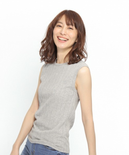 LAKOLE(ラコレ)の「【吸水速乾】ワイドリブノースリーブトップス / LAKOLE(タンクトップ・レディース・ブラック/アイボリー/カーキ/ホワイト/グレー・MEDIUM/SMALL/LARGE)」の4枚目の写真