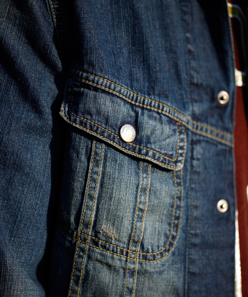 NANO universe（ナノユニバース）の「別注7分Gジャン（デニムジャケット・メンズ・ブルー/ネイビー・MEDIUM/LARGE）」の6枚目の写真