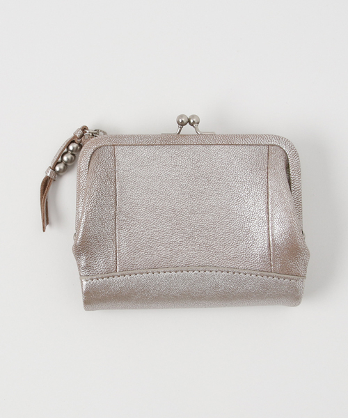 perche（ペルケ）の「ペルケ perche / エアリーゴート外がま口２つ折り財布（財布・レディース・ブラック/シルバー/シルバー系その他・FREE）」の3枚目の写真