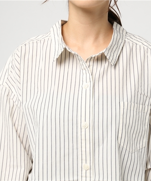 earth music&ecology（アースミュージックアンドエコロジー）の「・タイプライターBIGシャツ（シャツ/ブラウス・レディース・アイボリー/ベージュ/ネイビー/ストライプ・FREE）」の5枚目の写真