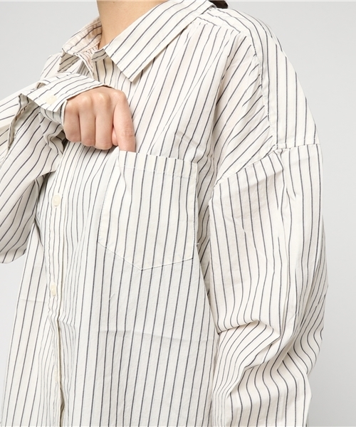 earth music&ecology（アースミュージックアンドエコロジー）の「・タイプライターBIGシャツ（シャツ/ブラウス・レディース・アイボリー/ベージュ/ネイビー/ストライプ・FREE）」の10枚目の写真