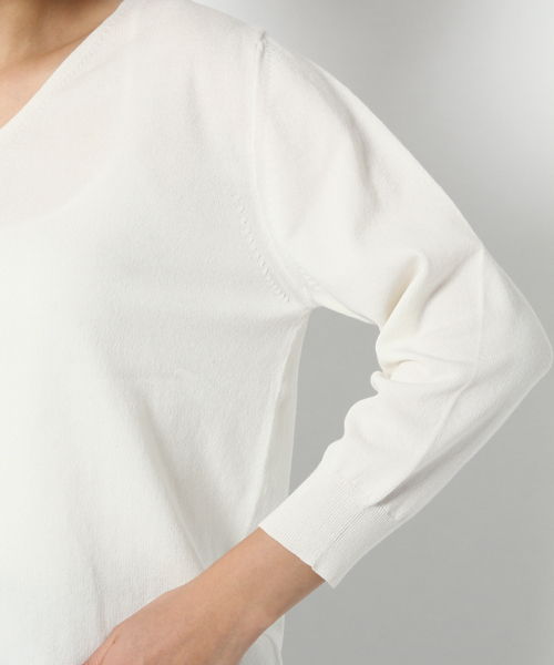 laboratory work（ラボラトリーワーク）の「モダールコットンVネックニットプルオーバー（ニット/セーター・レディース・オフホワイト/杢グレー/グリーン/ピンク・MEDIUM）」の17枚目の写真