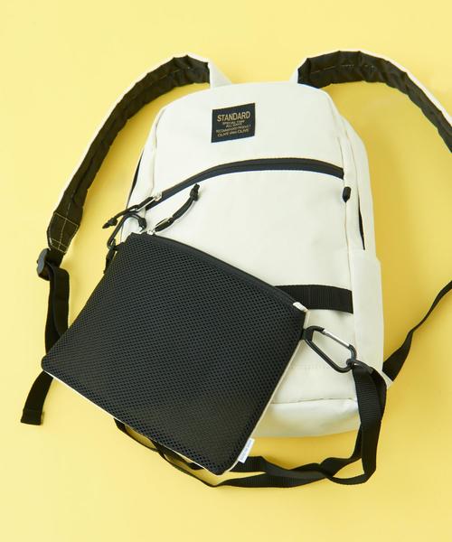 OLIVE des OLIVE（オリーブデオリーブ）の「[WEB限定カラー!] サコッシュ付リュック（バックパック/リュック・レディース・ブラック/ネイビー/オフホワイト/ピンク・FREE）」の2枚目の写真